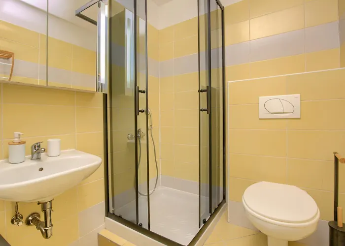 Daire Center - Steps Away From The Arena Pula