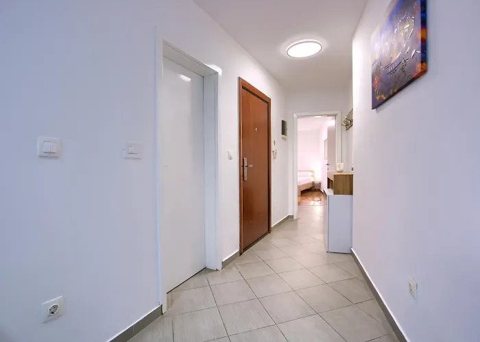 Center - Steps Away From The Arena Daire Pula