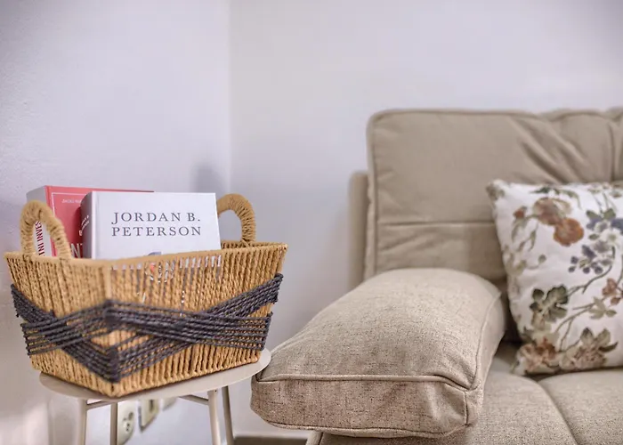 Center - Steps Away From The Arena Daire *