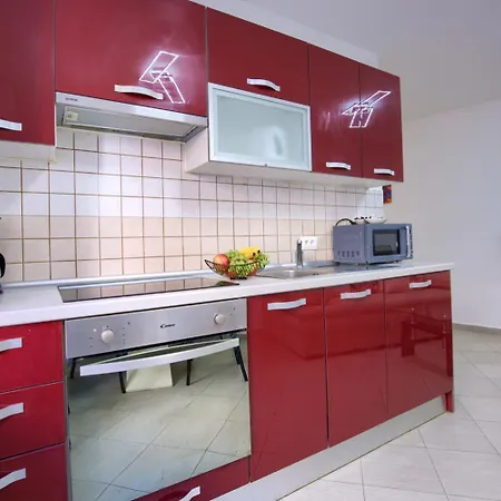 Center - Steps Away From The Arena